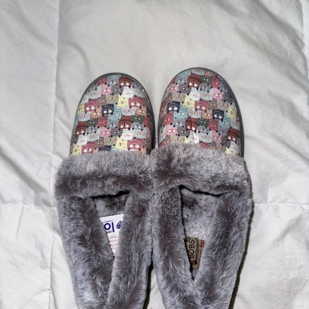Sketchers BOBS Cozy Slippers with Fun Cat Print